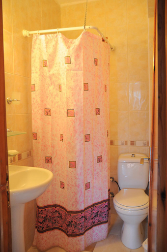 Bathroom 3, Hotel Gulec, Bodrum