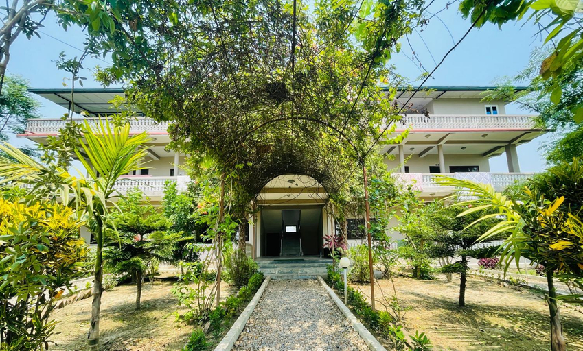 Others 2, Hotel Tree Tops, Narayani