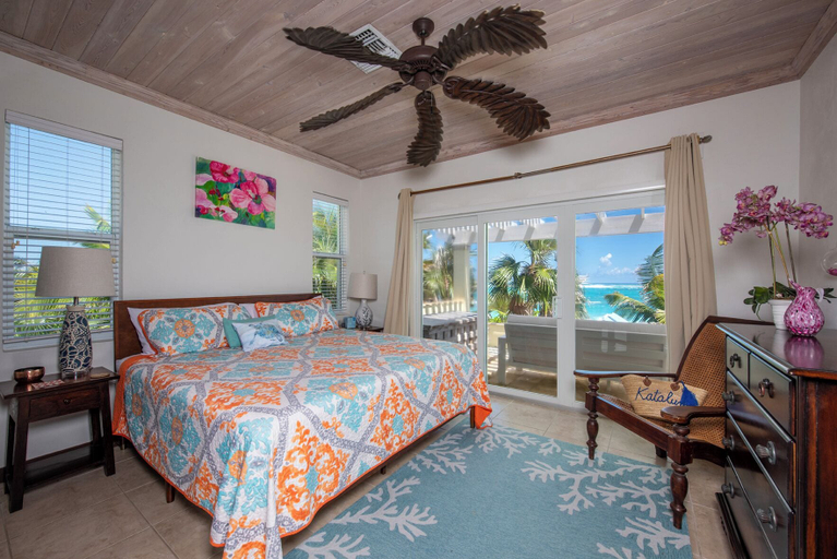 Bedroom 2, Caribbean Dream: Luxurious Villa With Private Beach Access