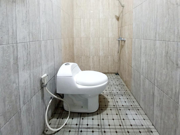 Bathroom 8