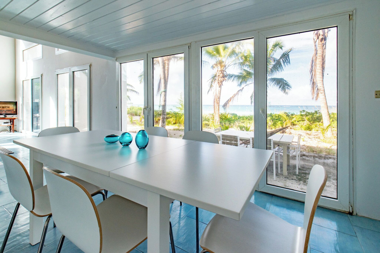 Others 4, French Leave Delight: Beachfront Haven With Loft