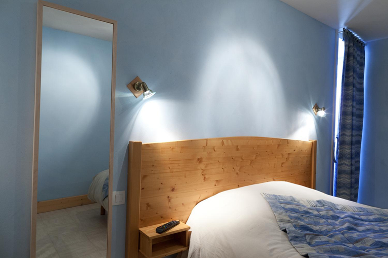 Bedroom 2, Hotel Restaurant Les Alpins, Hautes-Alpes
