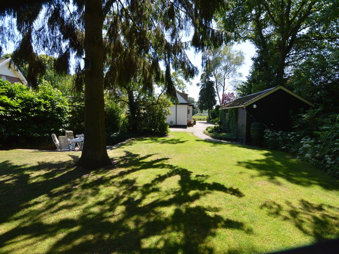 Others 3, Holiday Home in Nijeberkoop near Nature, Ooststellingwerf