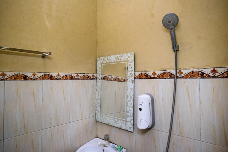 Bathroom 7