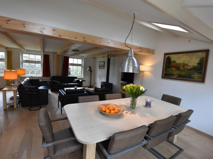 Food & Drinks, Holiday Home in Nieuwvliet near Beach, Sluis