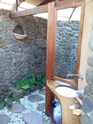 Bathroom 2, Omati Lodge