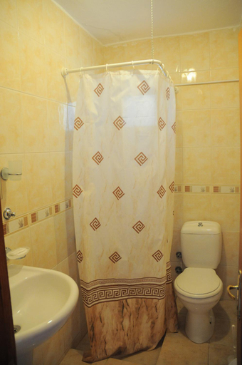 Bathroom 3, Hotel Gulec, Bodrum