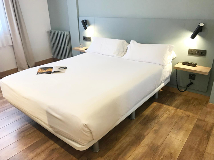 Bedroom 2, Hotel Principe de Asturias, Asturias