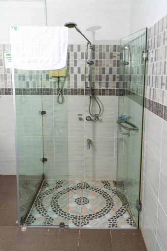 Bathroom 7