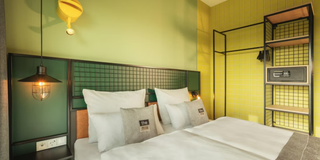 Bedroom 3, Holiday Inn - the niu, DWARF BERLIN SCHÖNEBERG, Berlin