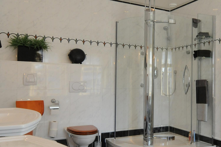 Bathroom 3, City Hotel Koningsvlinder, Veenendaal