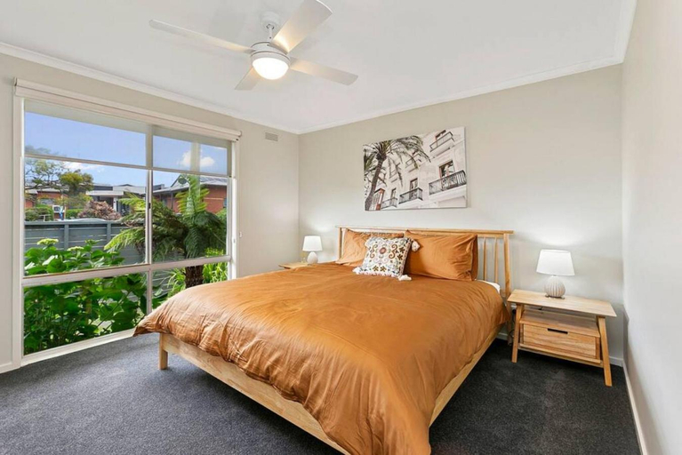 Bedroom 2, Miren Cottage Holiday Home Free Wi-Fi, Colac-Otway - South