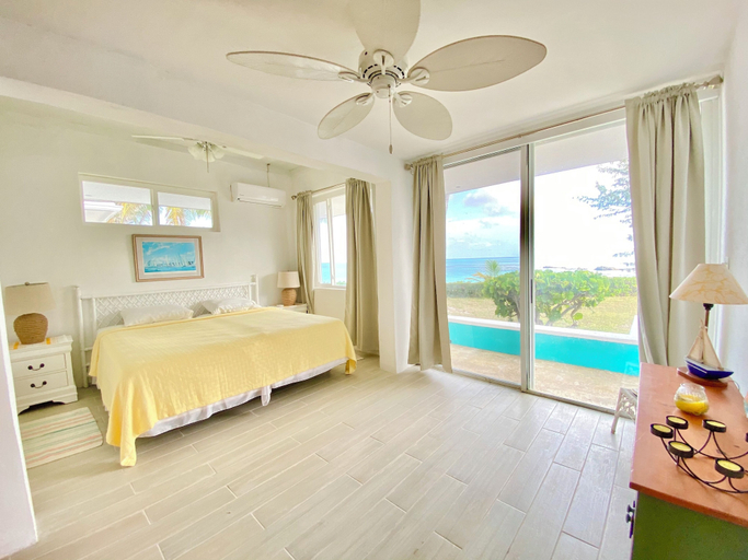 Bedroom 3, Coastal Haven: Newly Renovated Beachfront Cottage With Pool