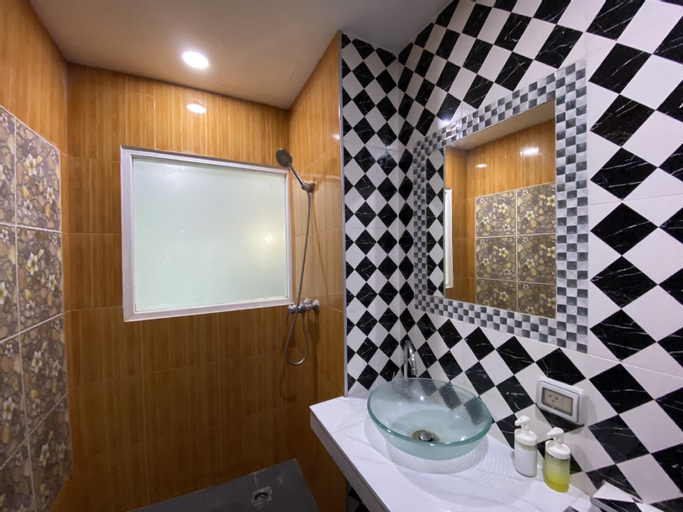 Bathroom 4