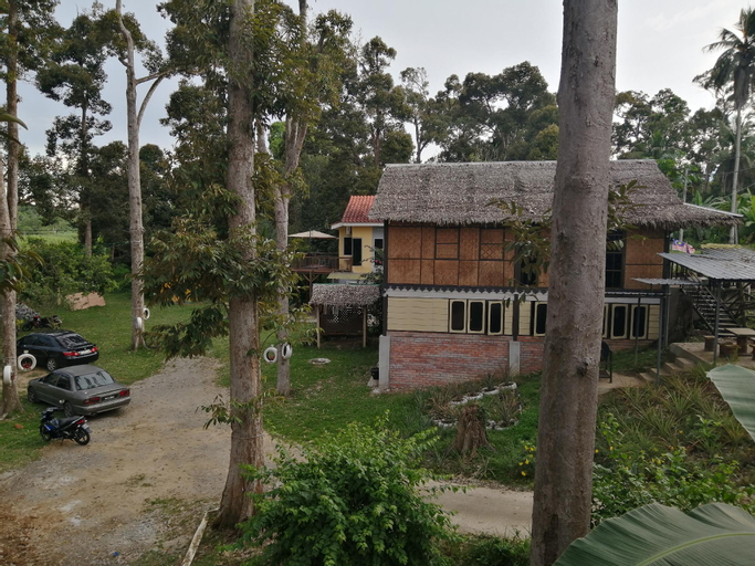 Chalet Madu Kaca D'Rumah Bonda River View, Kuala Kangsar