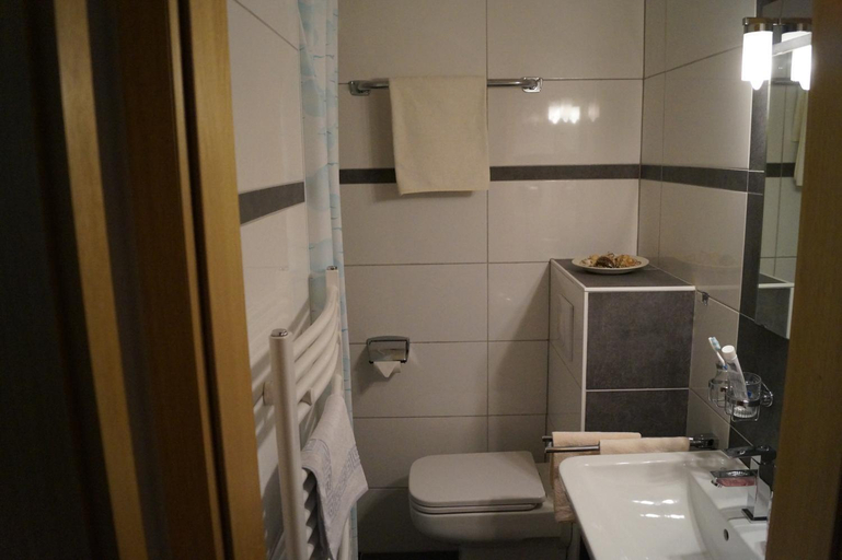 Bathroom 3, Forsthaus-Ferienhotel am Dobrock, Cuxhaven