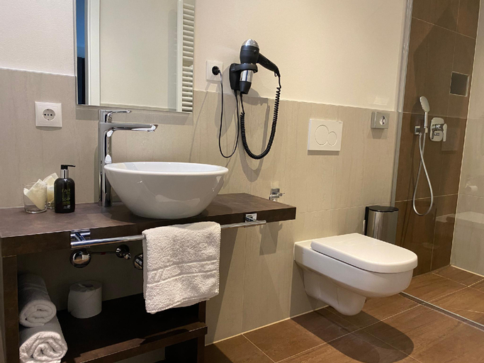 Bathroom 3