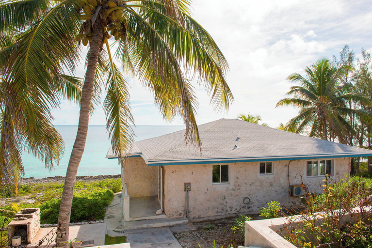 Others 4, Island Paradise: Secluded Beachfront Retreat With Pool