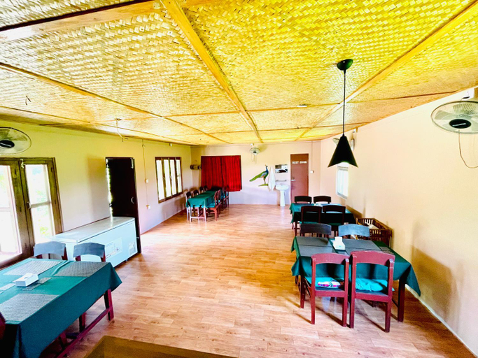 Food & Drinks 4, Hotel Tree Tops, Narayani