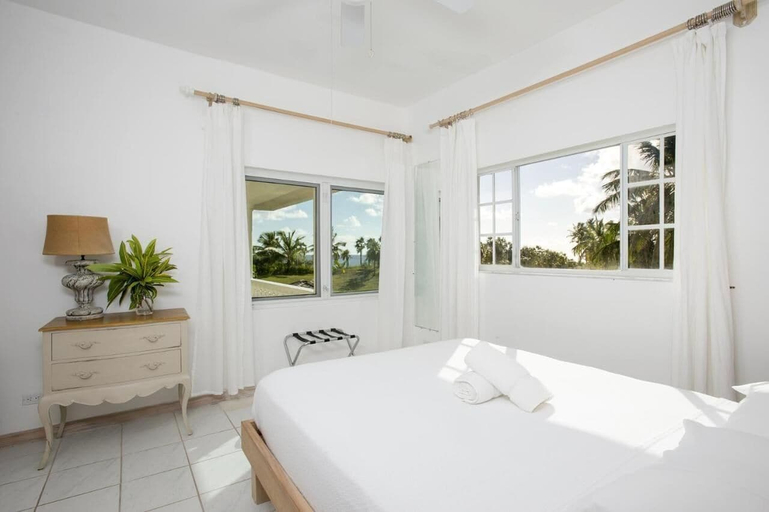 Bedroom 2, Dream Villa: Private Oasis Above Pink Sand Beach