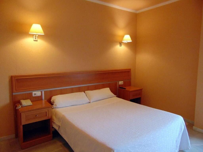 Bedroom 2, Hotel Puerto De Palos, Huelva