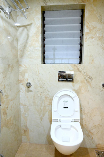 Bathroom 3, Hotel Sagar, Thane