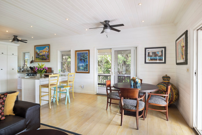 Others 4, Windswept Retreat: Luxury Estate With Heated Pool