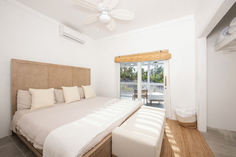 Bedroom 2, Tranquil Waters: Private Oceanfront Retreat
