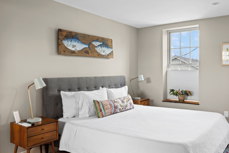 Bedroom 4, Howard Hotel, Columbia
