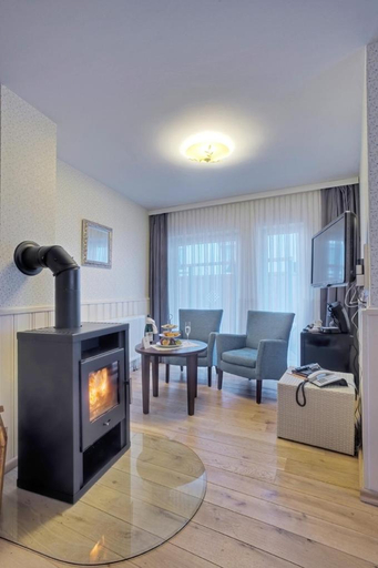 Others, Marchenhotel, Bernkastel-Wittlich