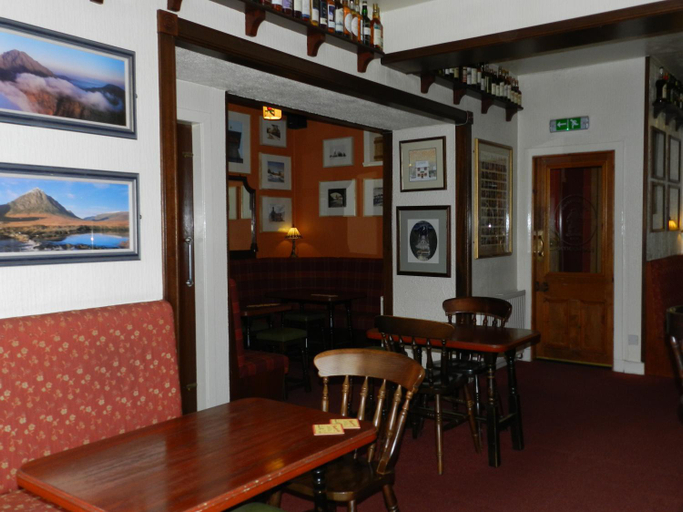 Food & Drinks 5, Highlander Inn, Moray