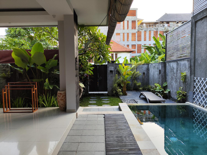 Swimming Pool 16