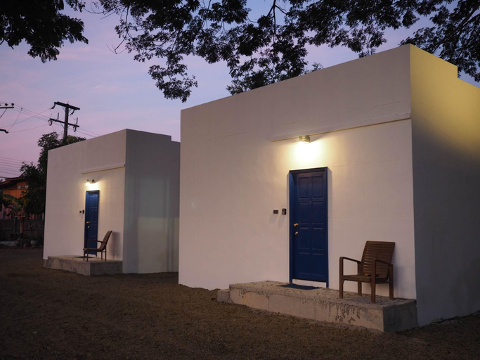 Exterior 10