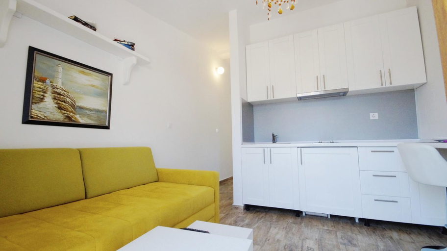 Others 4, Apartments Mikovic