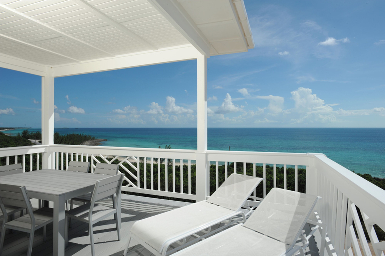 Others 5, Coastal Haven: Charming Beachfront Cottage With Pool