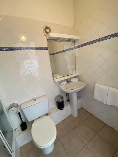 Bathroom 3, Hotel Belle Vue d'Angleterre, Gard