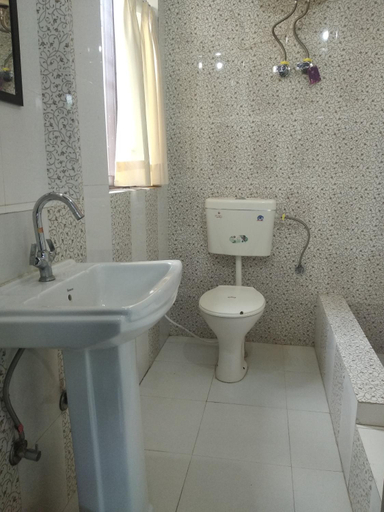 Bathroom 3, Oxygen Homestay-A Blissful Retreat, Dehradun