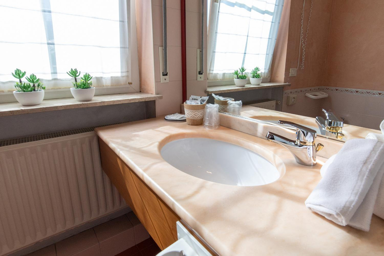 Bathroom 3, Hotel Ristorante Sagittario, Belluno