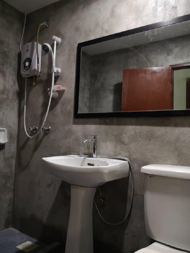 Bathroom, Hotel Sarina, Mukah