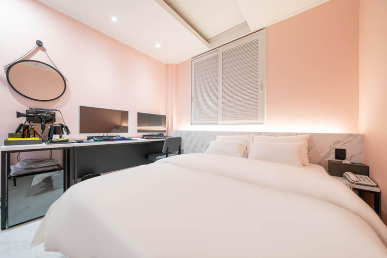 Bedroom 2, Wonju Panda Hotel, Wonju