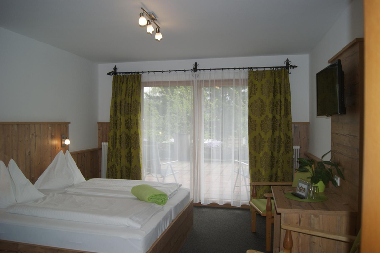 Bedroom 2, Hotel Haus Lungau, Tamsweg