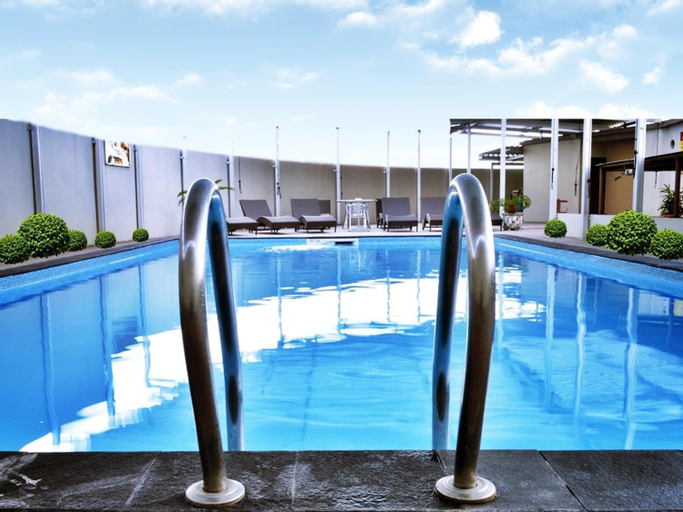 Swimming Pool 9