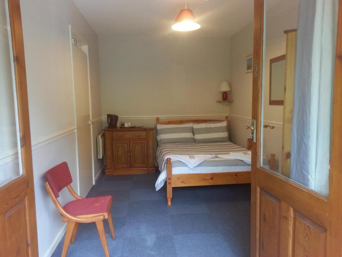 Bedroom 2, The Falcon Inn Retreat, Rhondda, Cynon, Taff