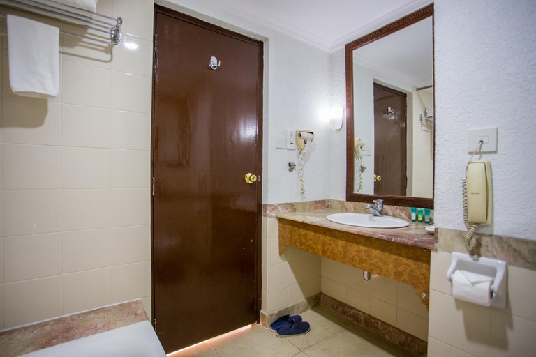 Bathroom 4, Hotel Le Himalaya by IME Group, Bagmati