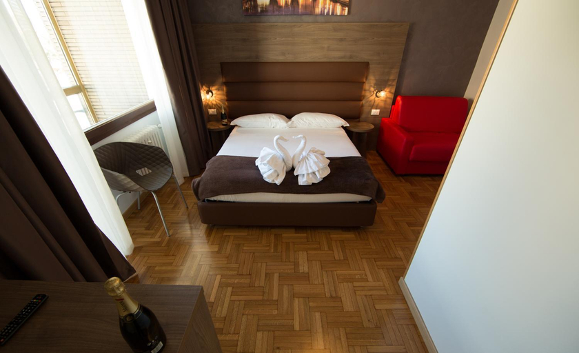 Bedroom 2, Love of Rome, Rome