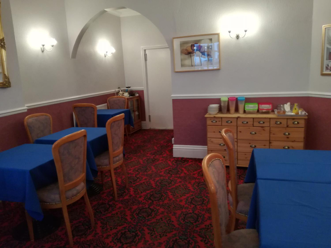Food & Drinks 5, The Berwick - Over 40's Only, Blackpool