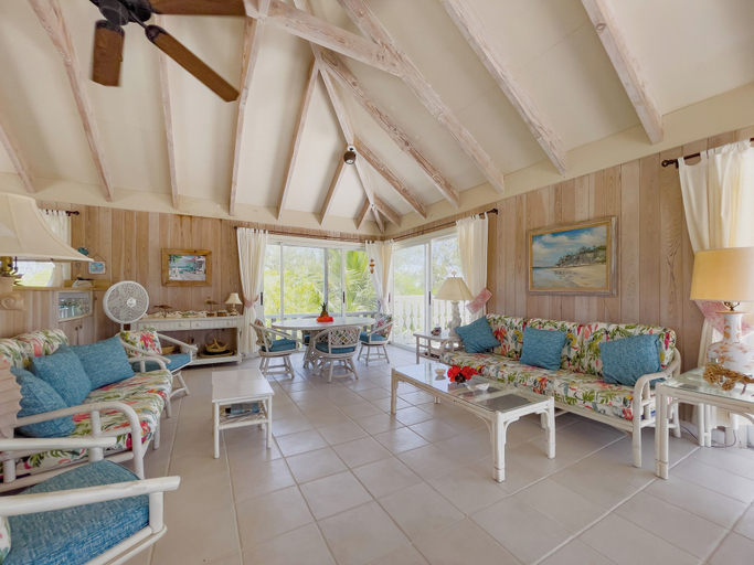 Others 5, Island Oasis: Beachfront Retreat With Infinity Pool