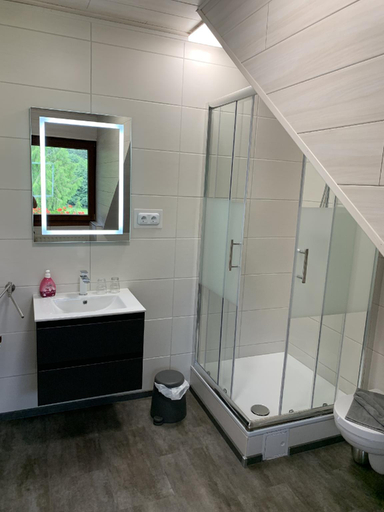 Bathroom 15
