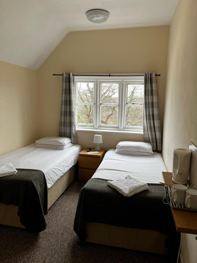 Bedroom 2, The Admiral Cunningham Hotel, Bracknell Forest