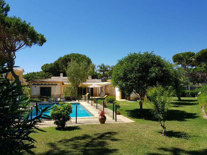Others 2, The Pinewood Villa, Loulé